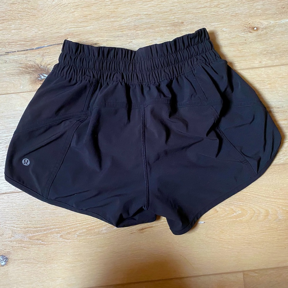 LuluLemon Tracker Short 4”